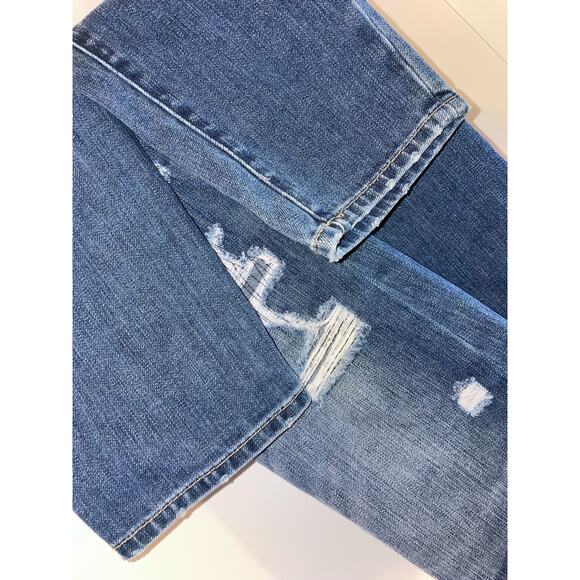 Abercrombie and Fitch Distressed skinny Jean. Size 2 w 26 - Picture 6 of 9